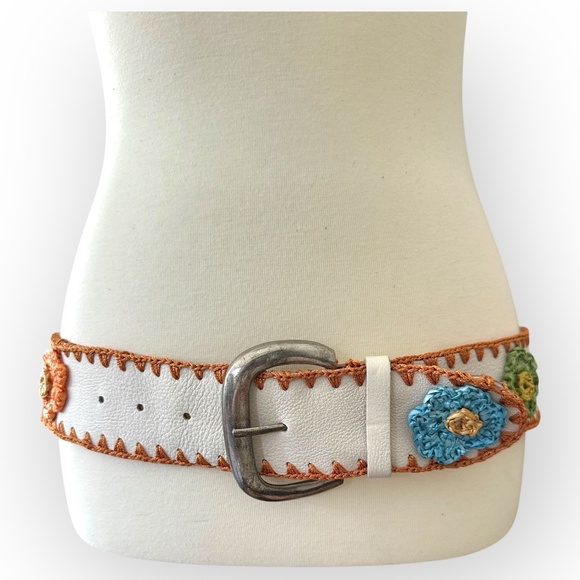Accessories - Vintage White Brown Genuine Leather Floral Whipstitch Belt Flowers Applique 90’s